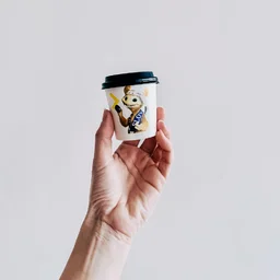 Raiffeisen bank paper cup | references | takeawaycup.eu